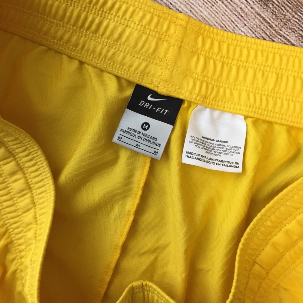 🔥SOLD🔥NIKE • Livestrong Yellow Running Short - Picture 3 of 5